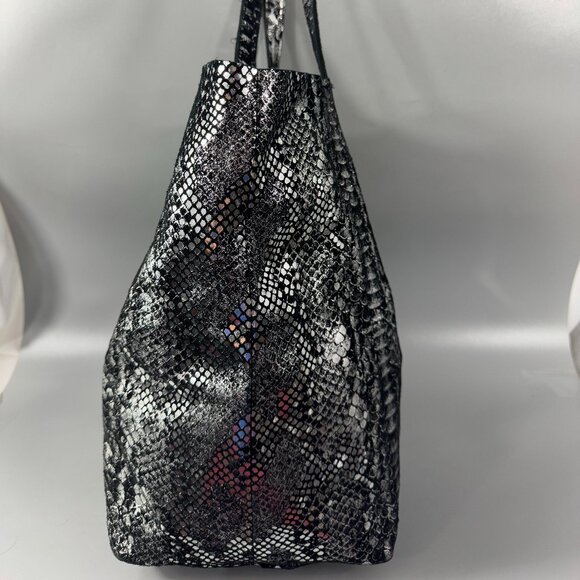 Oak 73 Suede Snake Silver Tote - Picture 5 of 13